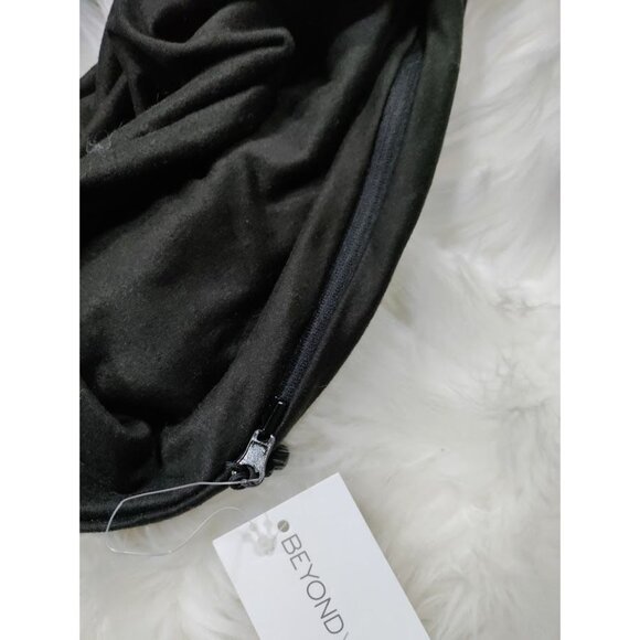 NWT Beyond Yoga Infinity Scarf with Hidden Zipper Pocket Black Women's One Size - Picture 5 of 8